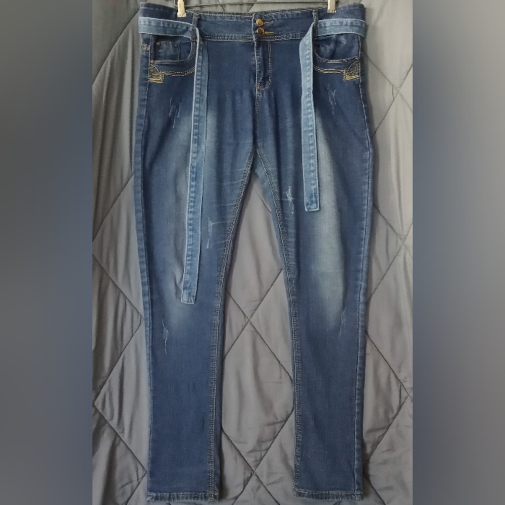 Women's High Rise Jeans With Tie Belt Intentionally Distressed Dark Wash Size 36